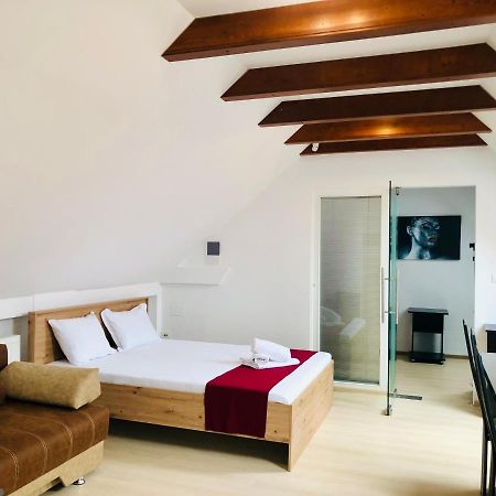 Ultra-Central Modern And Big Apartments In Union Square U41-U44 Timisoara Esterno foto