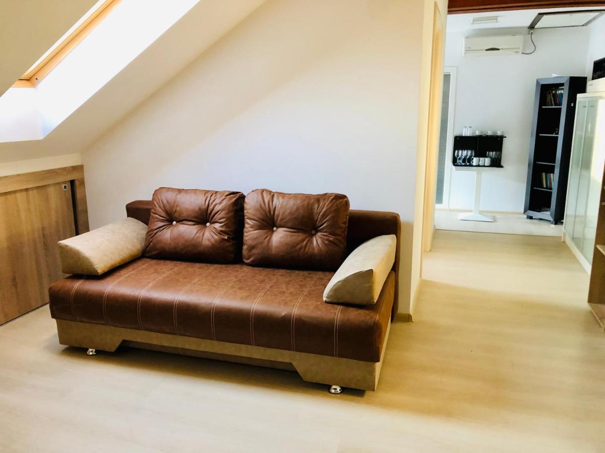 Ultra-Central Modern And Big Apartments In Union Square U41-U44 Timisoara Esterno foto