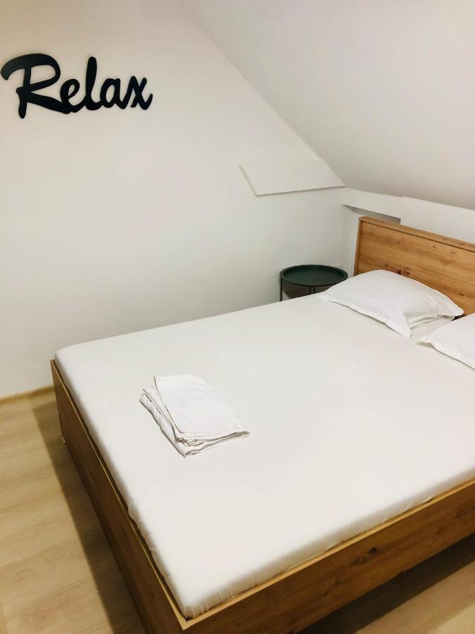 Ultra-Central Modern And Big Apartments In Union Square U41-U44 Timisoara Esterno foto