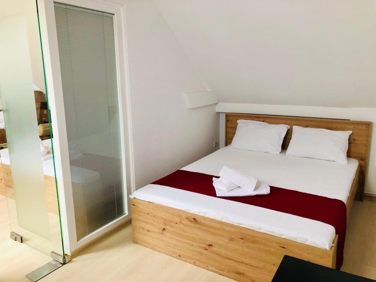 Ultra-Central Modern And Big Apartments In Union Square U41-U44 Timisoara Esterno foto