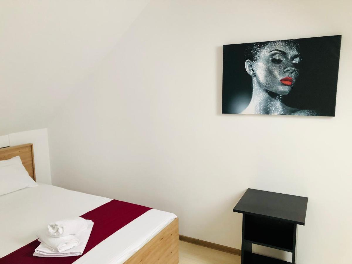 Ultra-Central Modern And Big Apartments In Union Square U41-U44 Timisoara Esterno foto